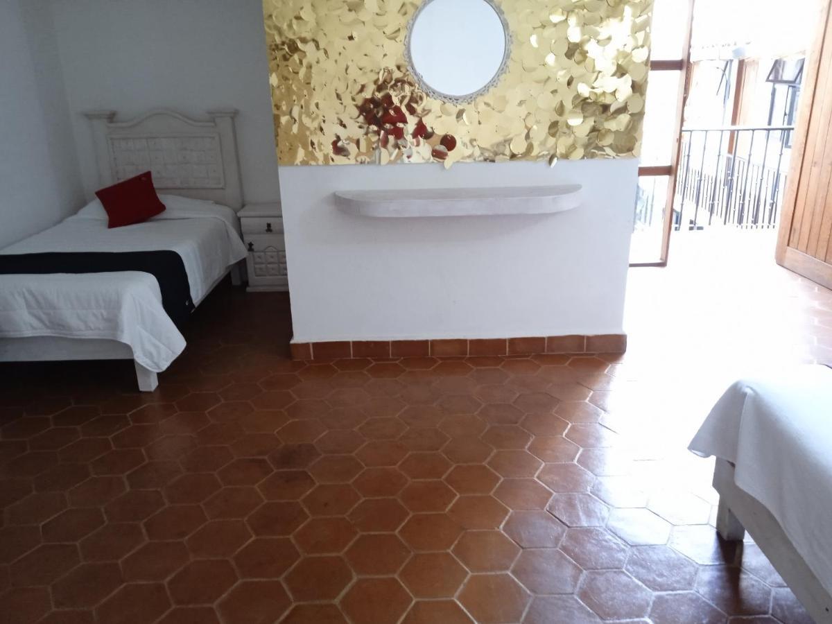 Hotel Valle Bonito, Valle De Bravo Bagian luar foto